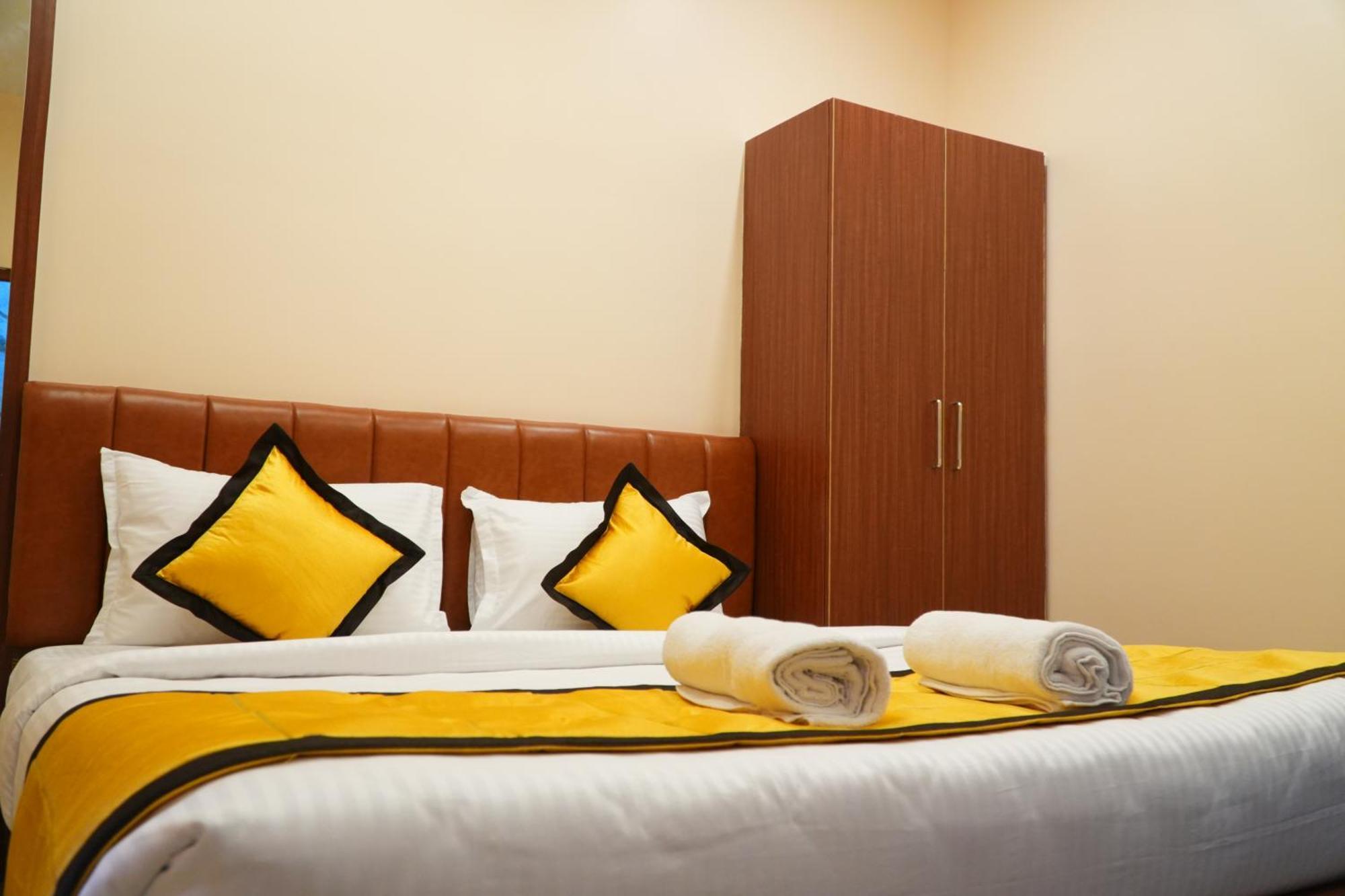 Uj Pallazzio - Business Class Luxury Hotel Tiruvannamalai Exterior photo
